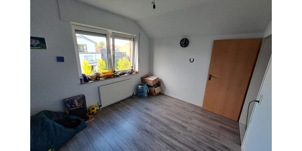 Dachgeschoßwohnung Herzogenrath - 3 Zimmer, 70 m&sup2;, 510&euro; | Angebot:26535326