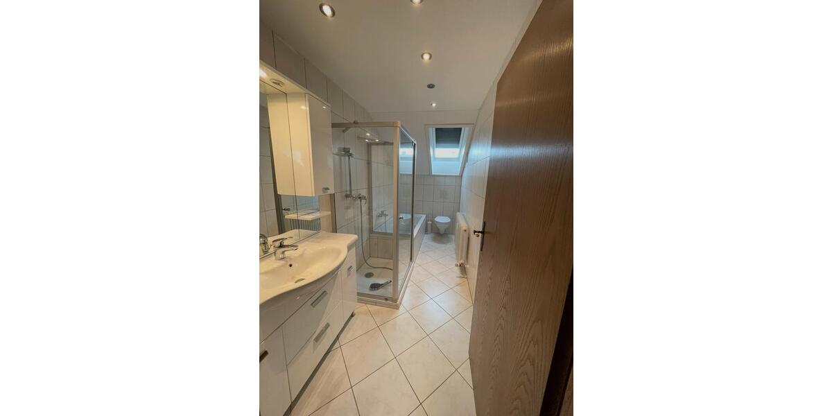 Dachgeschoßwohnung Landshut - 1 Zimmer, 79 m&sup2;, 720&euro; | Angebot:25101959