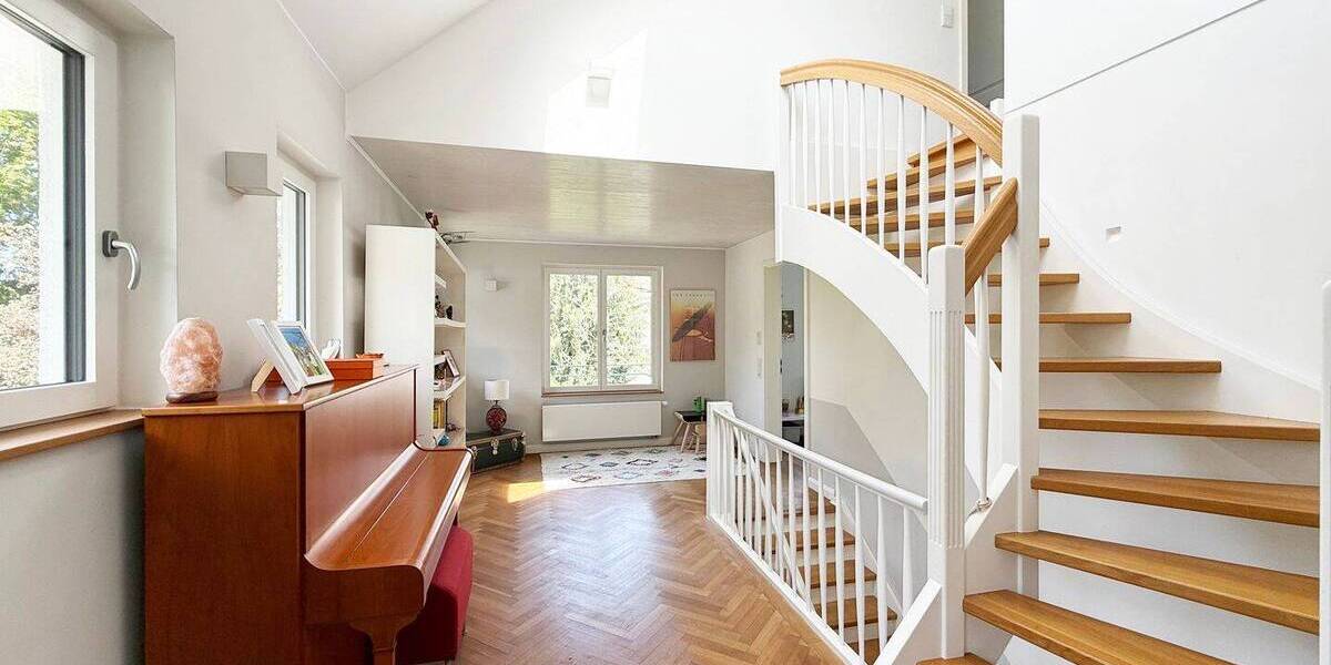 Einfamilienhaus Stuttgart Süd - 5 Zimmer, 215 m&sup2;, 4.500&euro; | Angebot:26779855