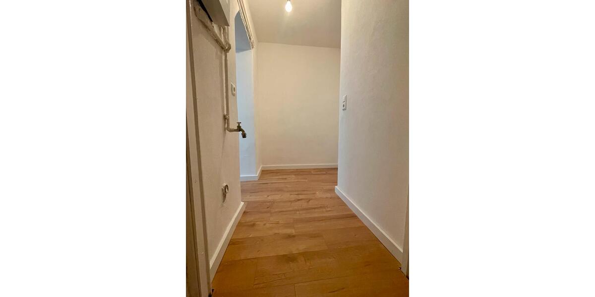 1,5 Raum Wohnung, saniert, EBK, EG, Zentrum 2 zimmer