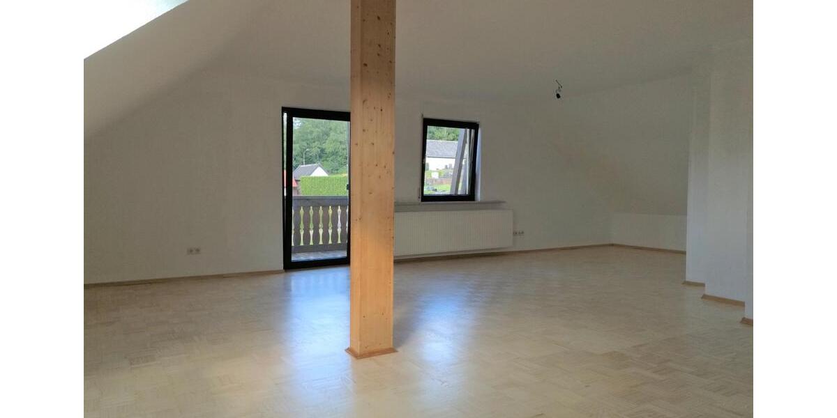 Dachgeschoßwohnung Schlüchtern - 4 Zimmer, 125 m&sup2;, 950&euro; | Angebot:26620839