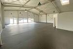 Vielseitige Gewerbehalle – ideal für Handel, Studio oder Lager zimmer