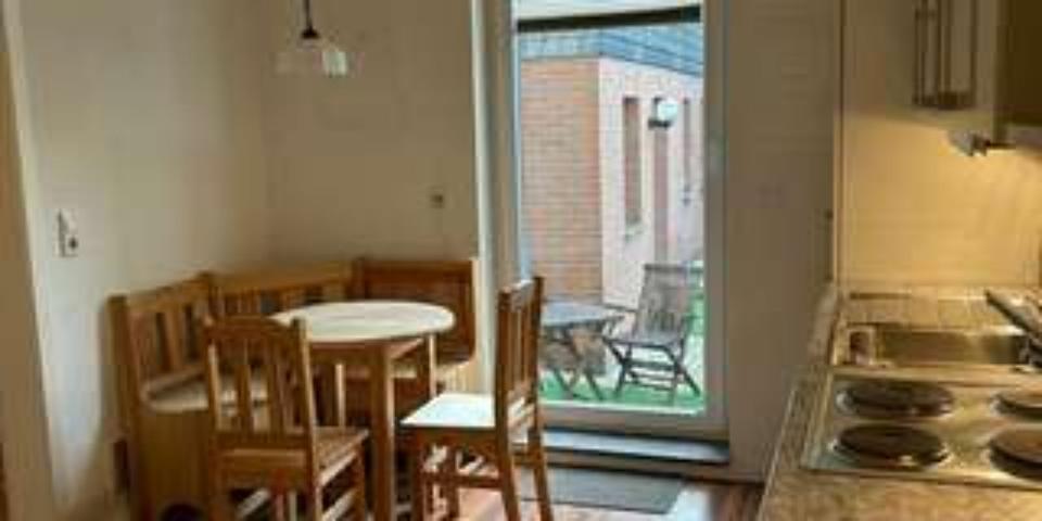 Charmante 2 Zimmer Altbauwohnung mit EBK, Terasse und Garten 2 zimmer