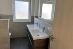 Schöne und neuwertige 2 12-Zimmer-Erdgeschoßwohnung mit EBK