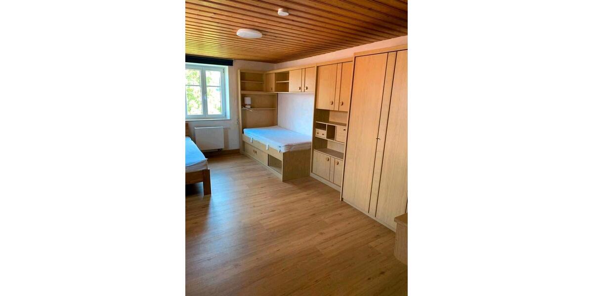 Wohnen auf Zeit Mindelheim - 9 Zimmer, 170 m&sup2;, 525&euro; | Angebot:26486196