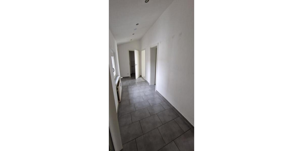 Dachgeschoßwohnung Weißenfels - 3 Zimmer, 80 m&sup2;, 480&euro; | Angebot:25080973