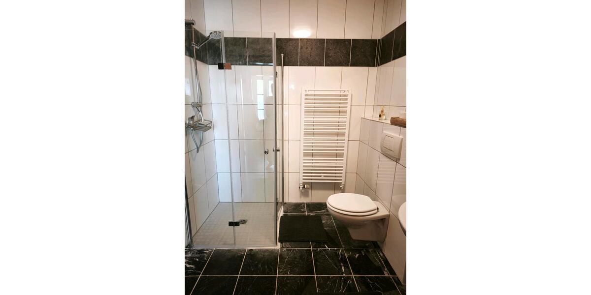 Wohnen auf Zeit Bockhorn - 2 Zimmer, 60 m&sup2;, 65&euro; | Angebot:26411375