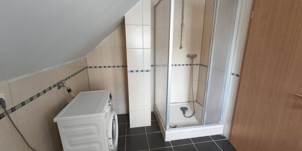 DG-Wohnung in guter Lage-WFL ca. 70 m² mit Küchenzeile und Kfz-Stellplatz - in schönem 3-Familienhaus ab sofort möglich! - Dachgeschoßwohnung Neunburg vorm Wald | Angebot:26934946