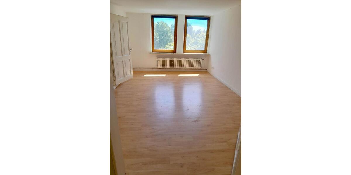 Dachgeschoßwohnung Schöningen - 6 Zimmer, 150 m&sup2;, 750&euro; | Angebot:25961083