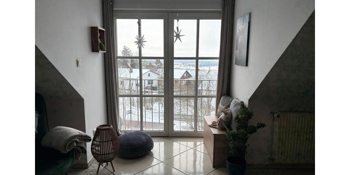 Dachgeschoßwohnung Schwarzenfeld - 3 Zimmer, 75 m&sup2;, 700&euro; | Angebot:26498618