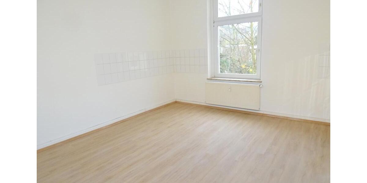 Etagenwohnung Werdau - 4 Zimmer, 117 m&sup2;, 590&euro; | Angebot:24214747