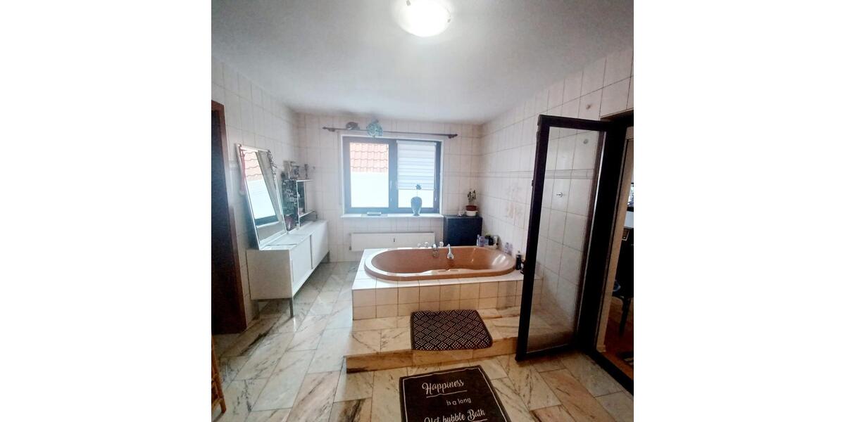 Erdgeschoßwohnung Kandel - 7 Zimmer, 125 m&sup2;, 1.375&euro; | Angebot:24688449