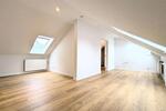 Frisch renoviert! Schönes WG-Zimmer in DG-Wohnung für junges Wohnen nahe Oldenburg Wildenloh
