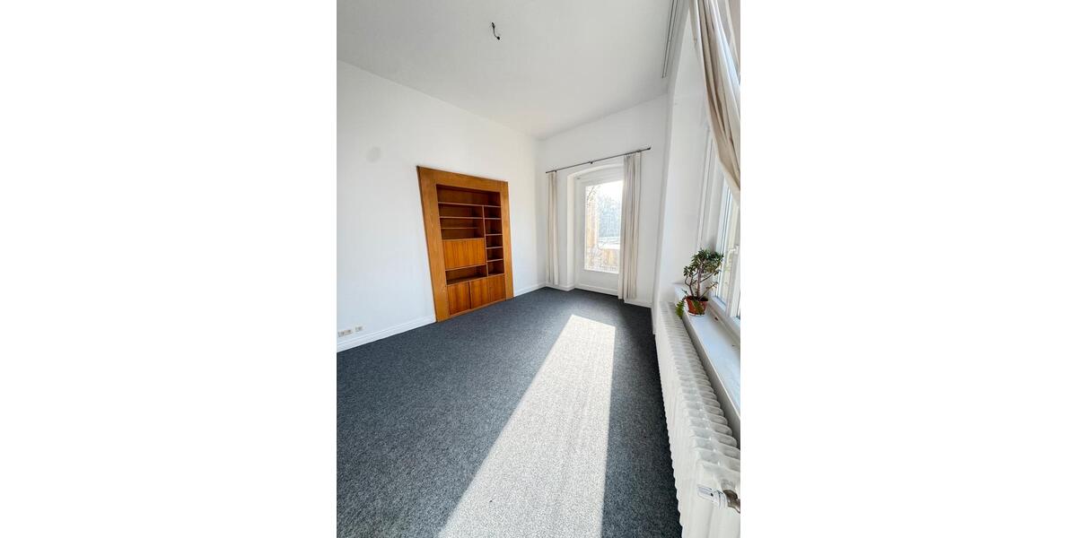 Erdgeschoßwohnung Braunschweig - 4 Zimmer, 150 m&sup2;, 1.495&euro; | Angebot:26236383