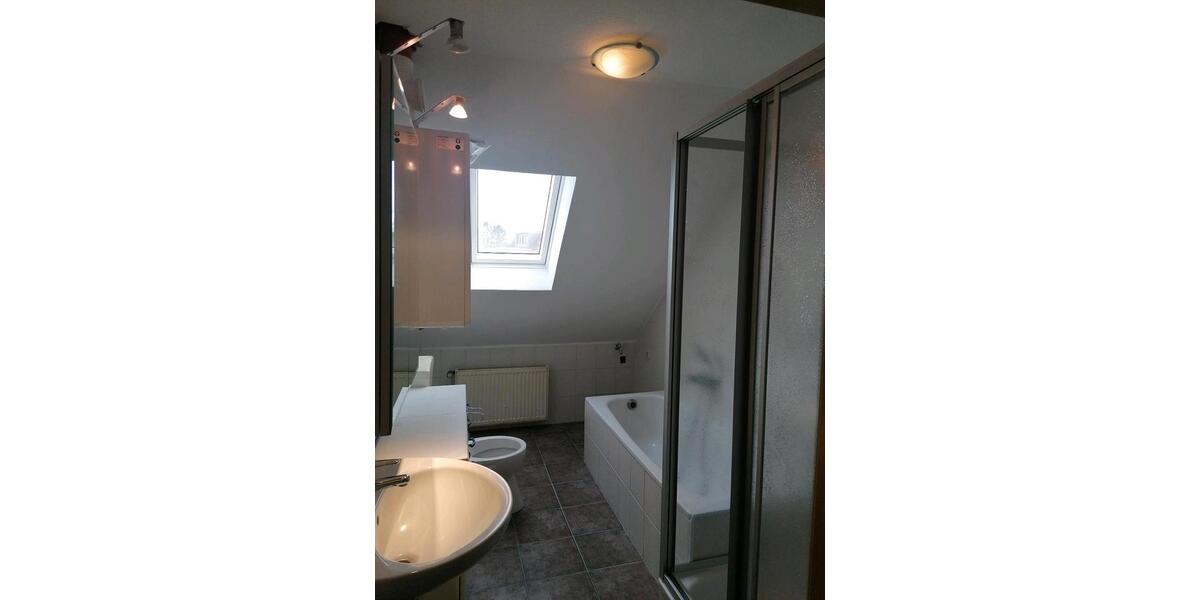 Dachgeschoßwohnung Saterland - 4 Zimmer, 84 m&sup2;, 707&euro; | Angebot:24868490