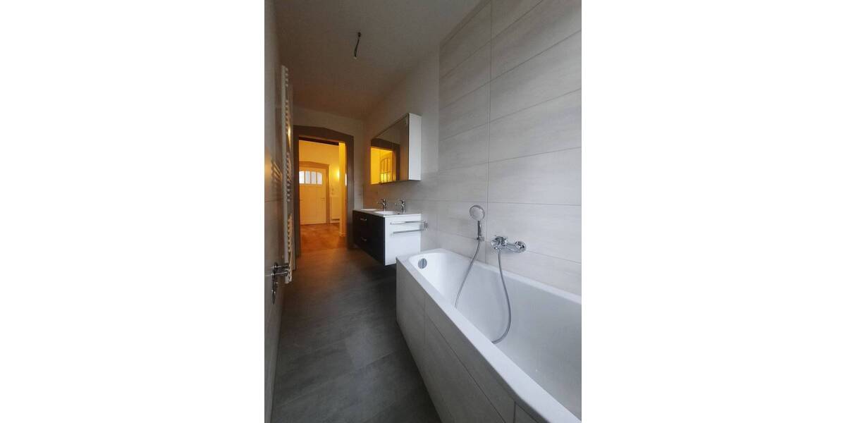 Etagenwohnung Zwickau Pölbitz - 5 Zimmer, 156 m&sup2;, 1.095&euro; | Angebot:26170929
