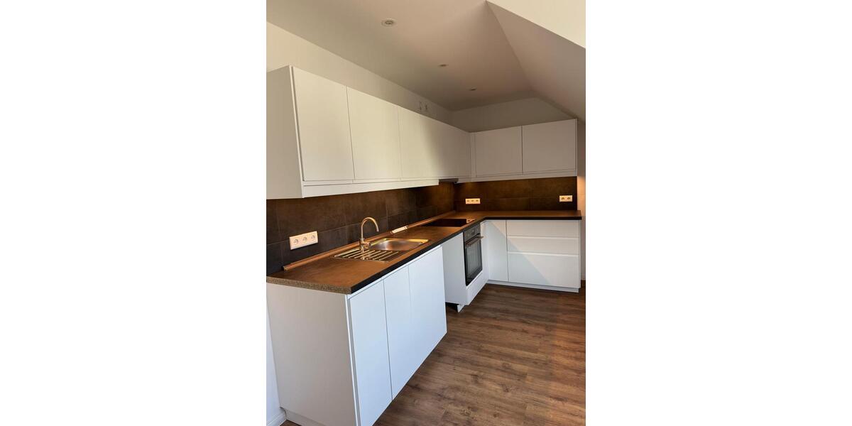 Dachgeschoßwohnung Mittenwalde - 2.5 Zimmer, 77 m&sup2;, 1.043&euro; | Angebot:26454066