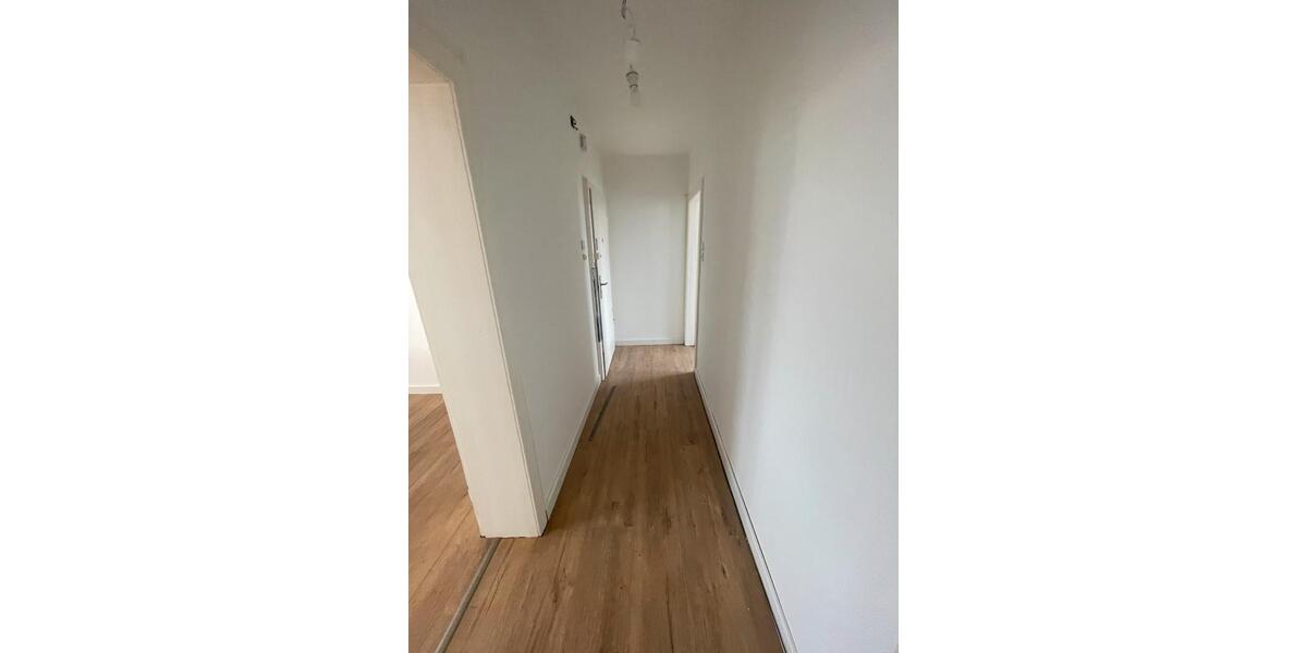 Renovierte helle 3 Zimmer Dachgeschoss Wohnung mit Aussicht 3 zimmer