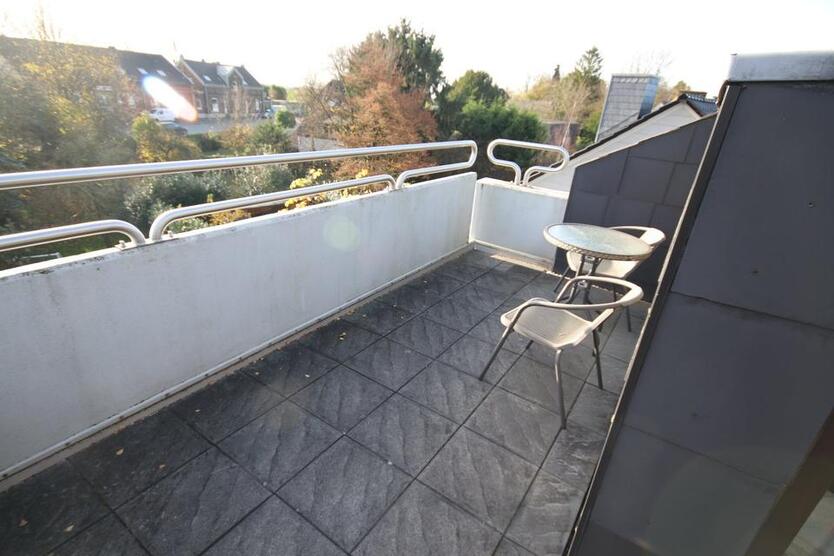 Helle 4-Zimmer - Maisonettewohnung mit Balkon in Ratingen-Homberg 5 zimmer