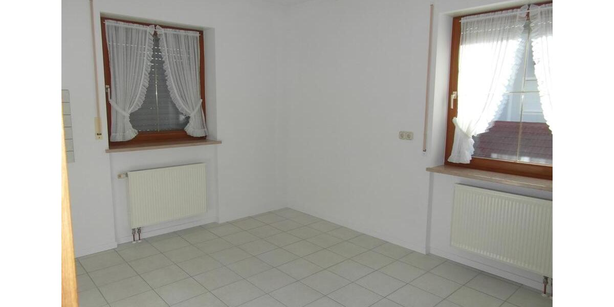 2-Zimmer-Wohnung (1. OG) in Graben mit Balkon und Garage 2 zimmer