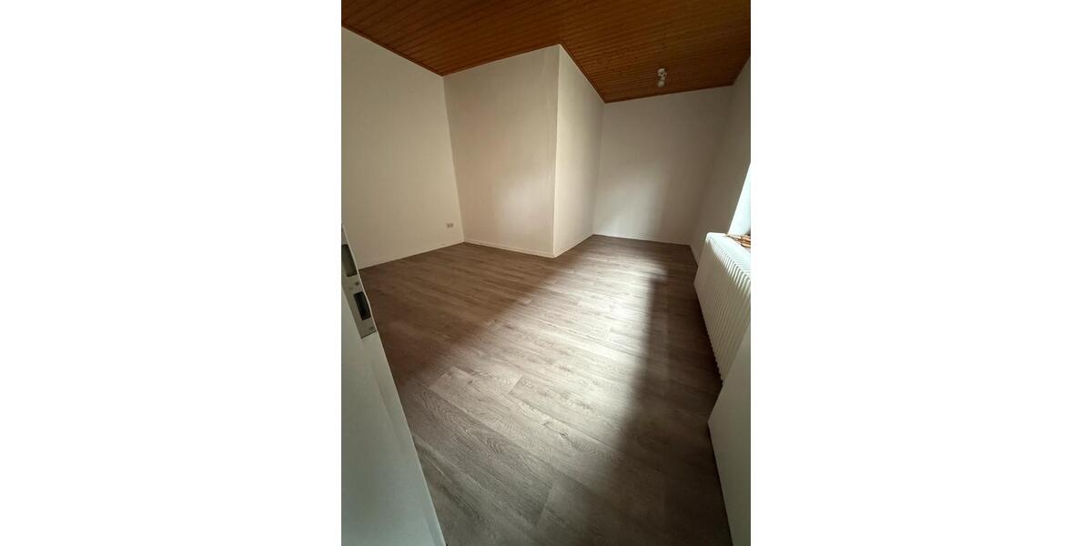 Einfamilienhaus Bergen - 5 Zimmer, 154 m&sup2;, 1.200&euro; | Angebot:26461232