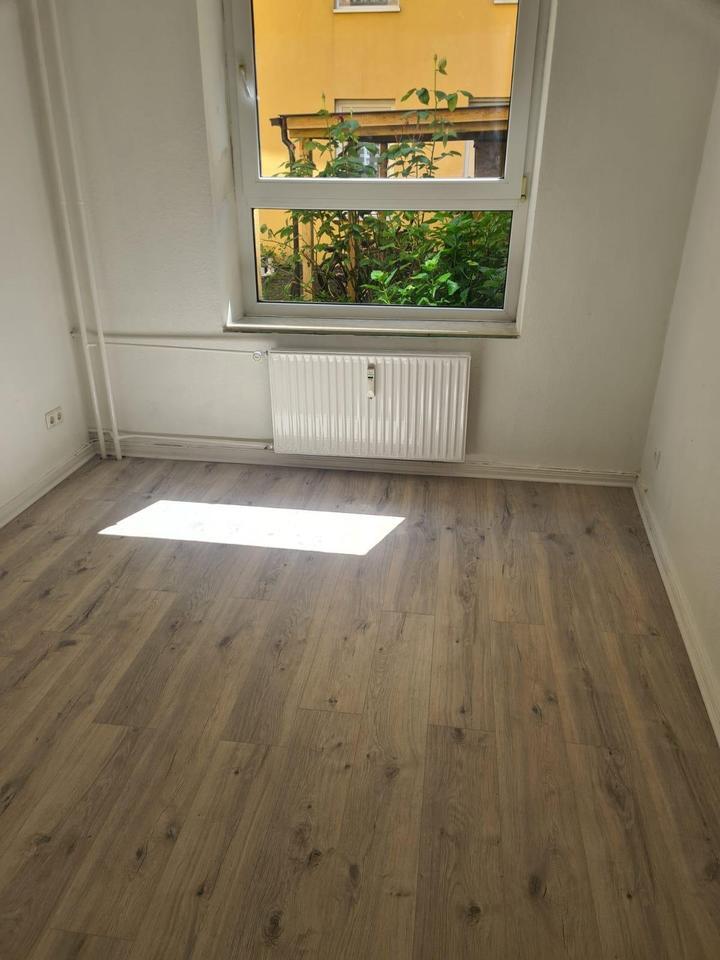 Schöne 3,5-Zimmer-Erdgeschoßwohnung in der Schloßstraße