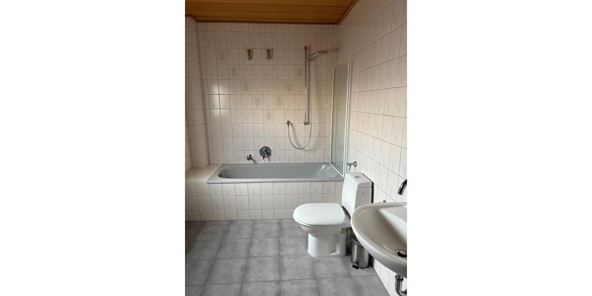 Maisonettenwohnung Brüggen - 3.5 Zimmer, 100 m&sup2;, 1.000&euro; | Angebot:23860936