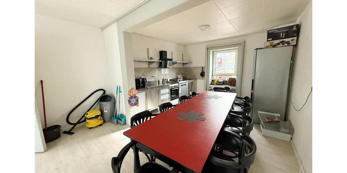 Wohnen auf Zeit Werdohl - 8 Zimmer, 180 m&sup2;, 12&euro; | Angebot:26127807
