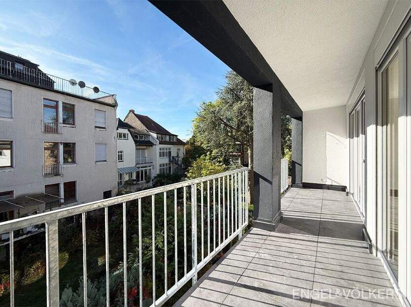 Wohnen im Nauwieser Viertel: Kernsanierte Obergeschosswohnung mit Balkon! 3 zimmer