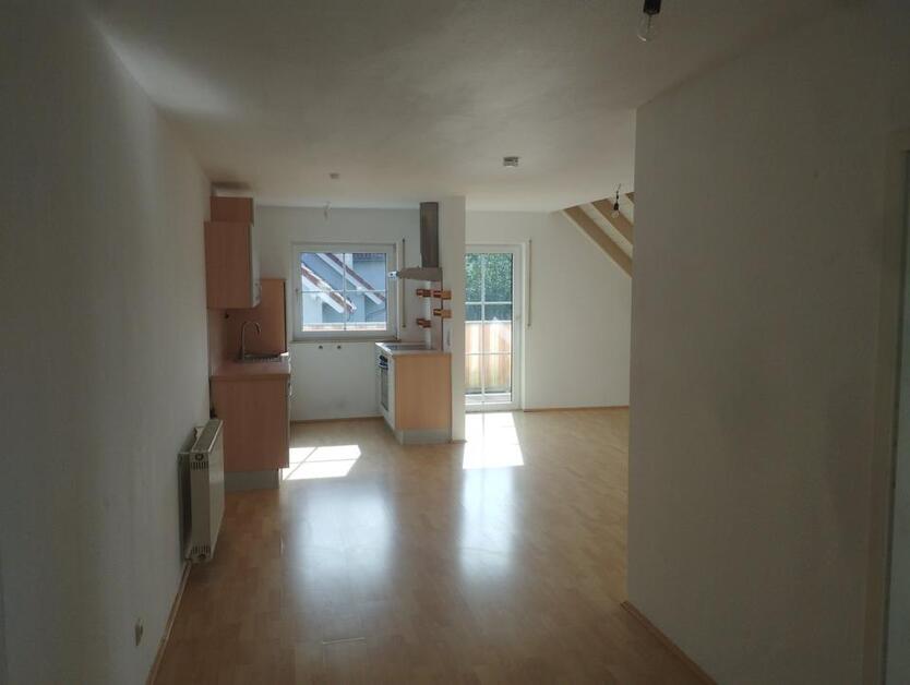 2-Zimmer-DG-Wohnung mit Balkon (Markise) in Werneck AB SOFORT