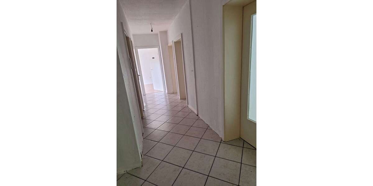 Etagenwohnung Schwalmstadt - 3.5 Zimmer, 85 m&sup2;, 590&euro; | Angebot:26953803