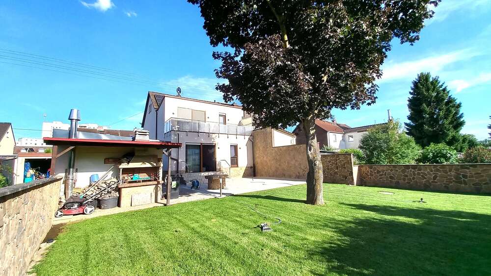 Einfamilienhaus Wiesbaden Biebrich - 5 Zimmer, 145 m&sup2;, 4.000&euro; | Angebot:27259333