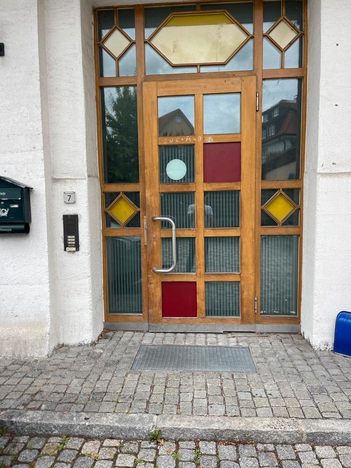 1 Zimmer in 4 er WG