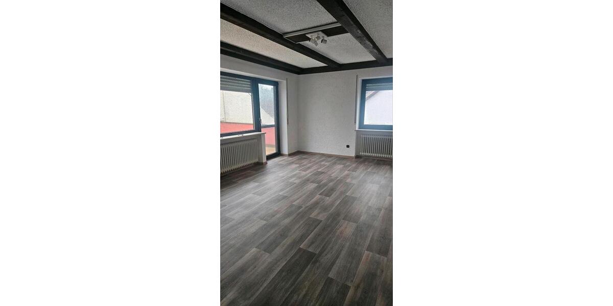 Einfamilienhaus Waldmünchen - 9 Zimmer, 300 m&sup2;, 1.500&euro; | Angebot:26594504