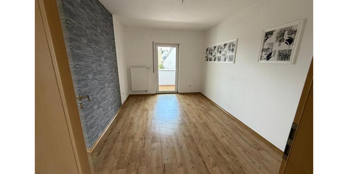 Etagenwohnung Kirchberg (Hunsrück) - 3 Zimmer, 100 m&sup2;, 800&euro; | Angebot:26588654