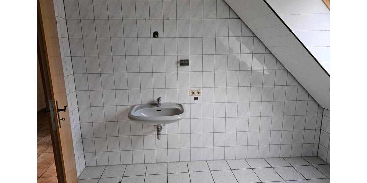 Dachgeschoßwohnung Gnarrenburg - 3 Zimmer, 93 m&sup2;, 650&euro; | Angebot:23837561