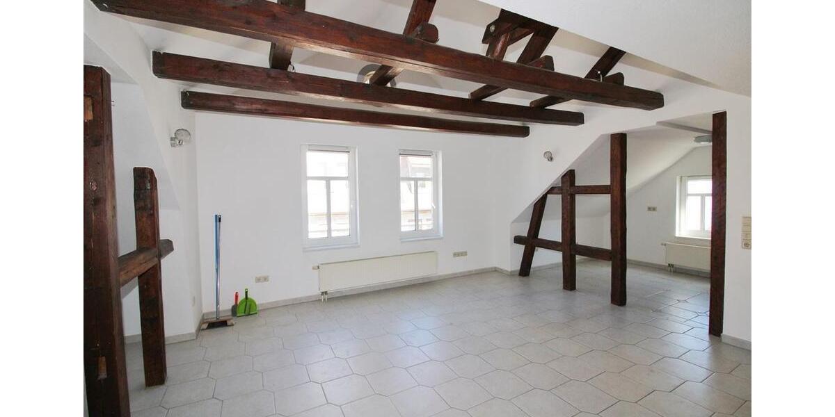 Ideal für Singles oder Paare: Attraktive Dachgeschosswohnung mit Stellplatz; auch Kauf möglich 2 zimmer