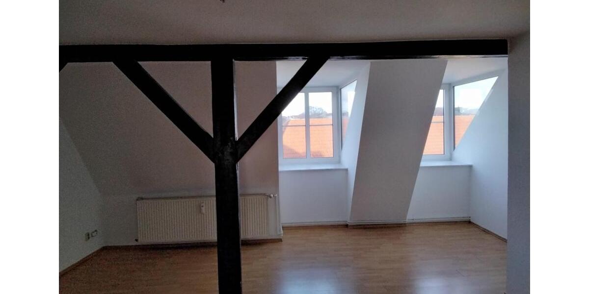 Dachgeschoßwohnung Neustrelitz - 2 Zimmer, 60 m&sup2;, 600&euro; | Angebot:25235787