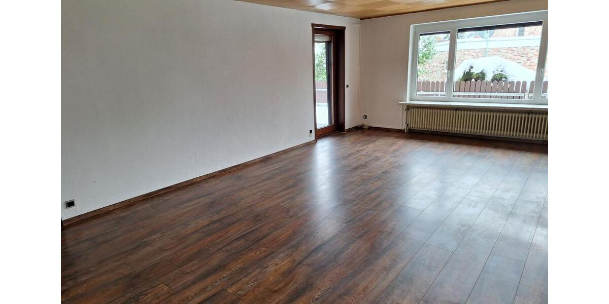 Erdgeschosswohnung mit Keller, Terrasse, Garage und Garten 3 zimmer