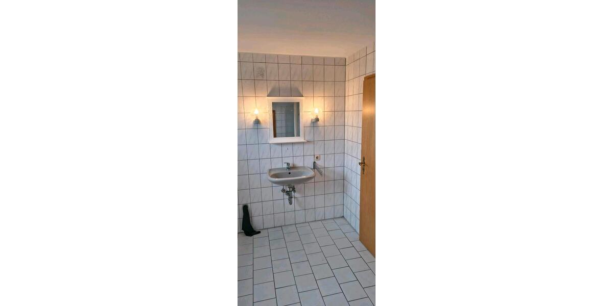 Dachgeschoßwohnung Friedeburg - 3 Zimmer, 100 m&sup2;, 620&euro; | Angebot:26125221