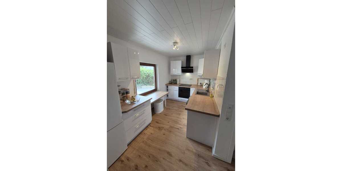 Zentrales Reihenhaus in Vallendar: 4 Zimmer, 2 Bäder, Balkon und 2 Stellplätze im eigenen Hof - Reihenendhaus Vallendar | Angebot:27328022