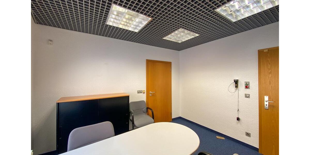 Großzügige Gewerbefläche unweit des historischen Freyburger Marktplatzes! zimmer