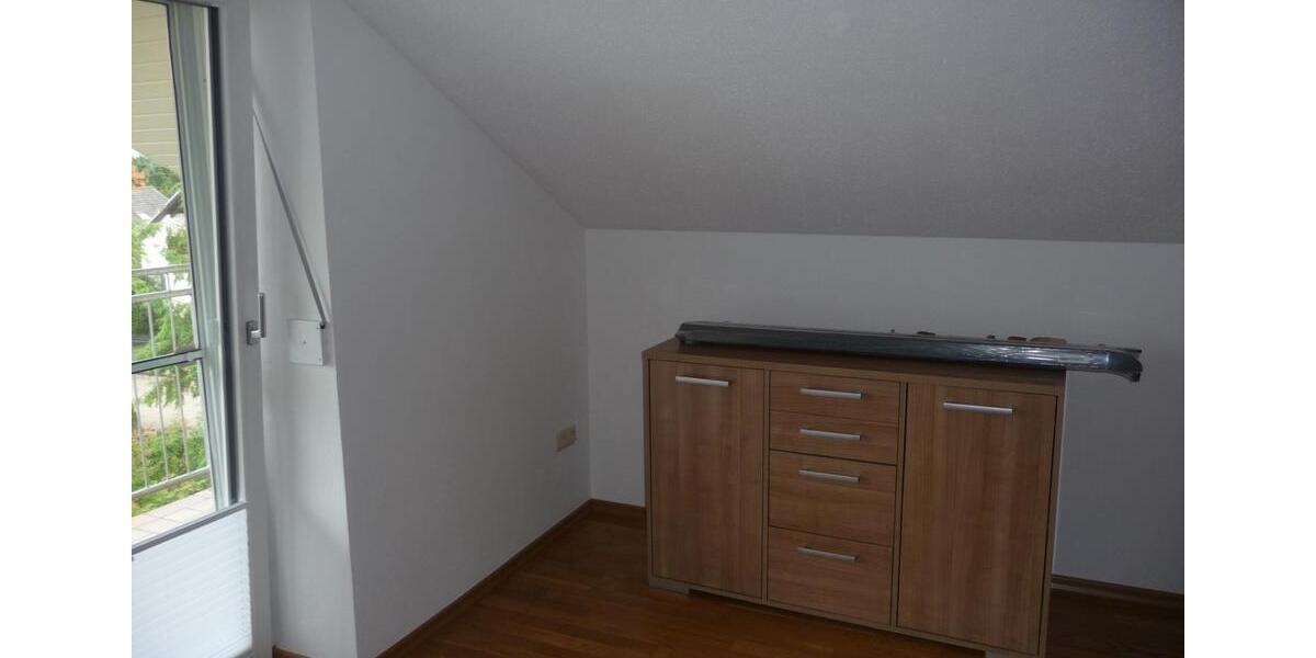 Dachgeschoßwohnung Buchdorf - 2 Zimmer, 50 m&sup2;, 500&euro; | Angebot:24610277