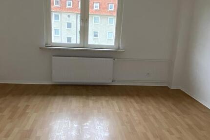 **FRISCH SANIERT**HELLE RÄUME UND RUHIGER WOHNGEGEND!** zimmer