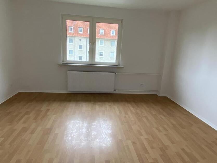 **FRISCH SANIERT**HELLE RÄUME UND RUHIGER WOHNGEGEND!** zimmer