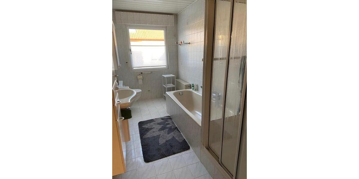 Erdgeschoßwohnung Bretten - 4.5 Zimmer, 130 m&sup2;, 1.160&euro; | Angebot:26699388