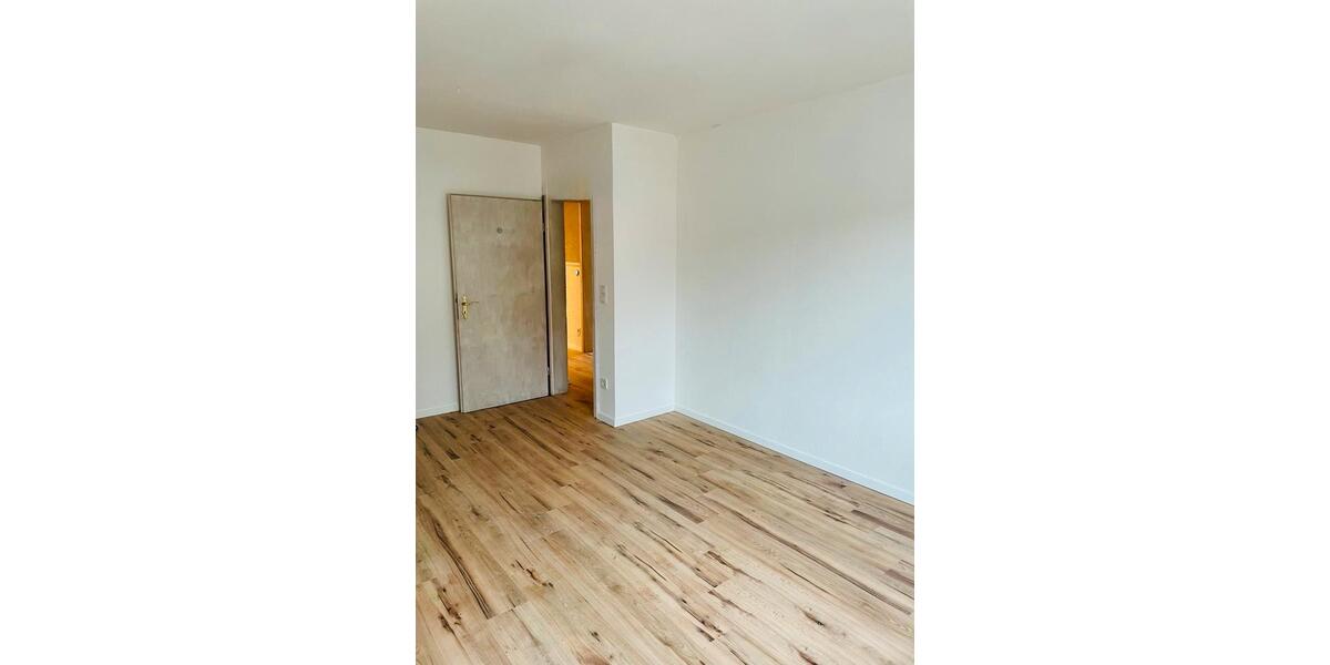 Dachgeschoßwohnung Neustadt bei Coburg - 4 Zimmer, 135 m&sup2;, 950&euro; | Angebot:24745766