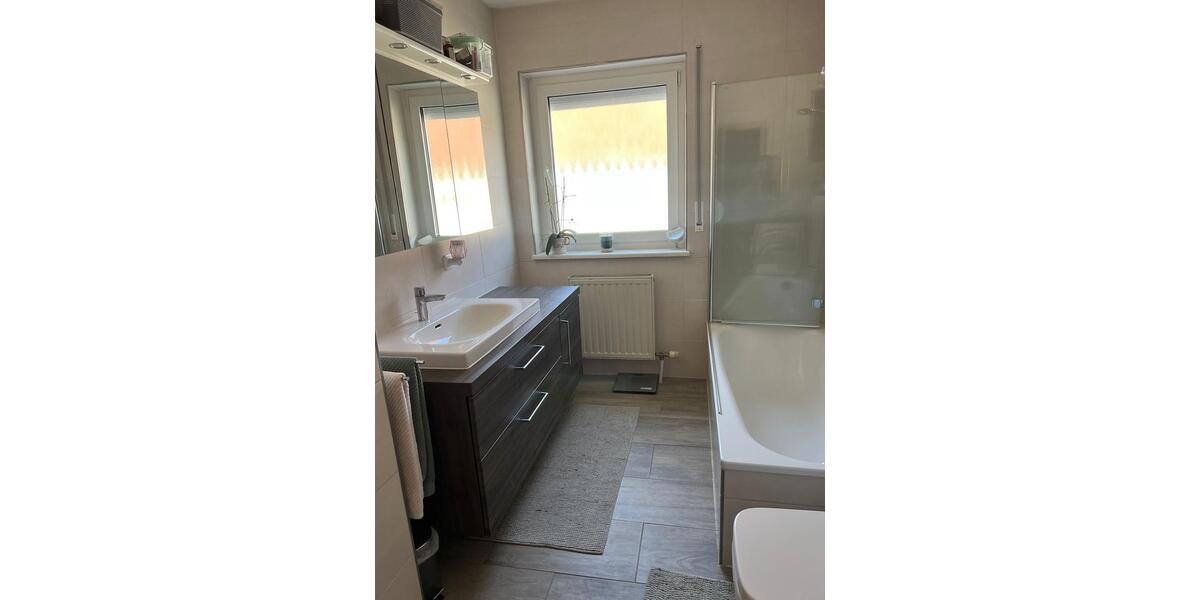 Erdgeschoßwohnung Regenstauf - 3 Zimmer, 82 m&sup2;, 960&euro; | Angebot:26365003
