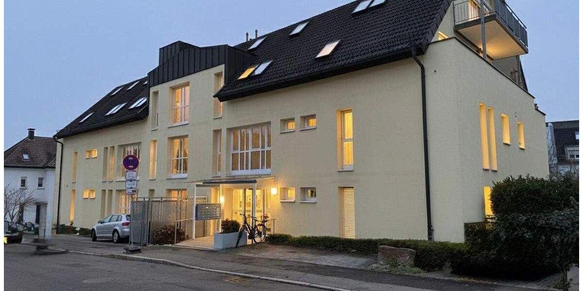 Etagenwohnung Sindelfingen Mitte - 2 Zimmer, 87 m&sup2;, 1.400&euro; | Angebot:24775668