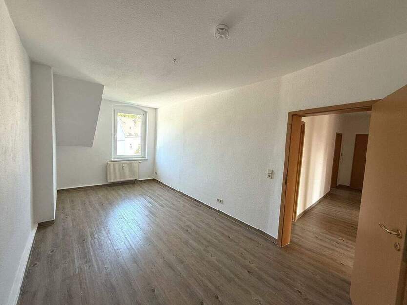 Wohnen im Dachgeschoss - 3 Zimmer- EBK - zwei Bäder